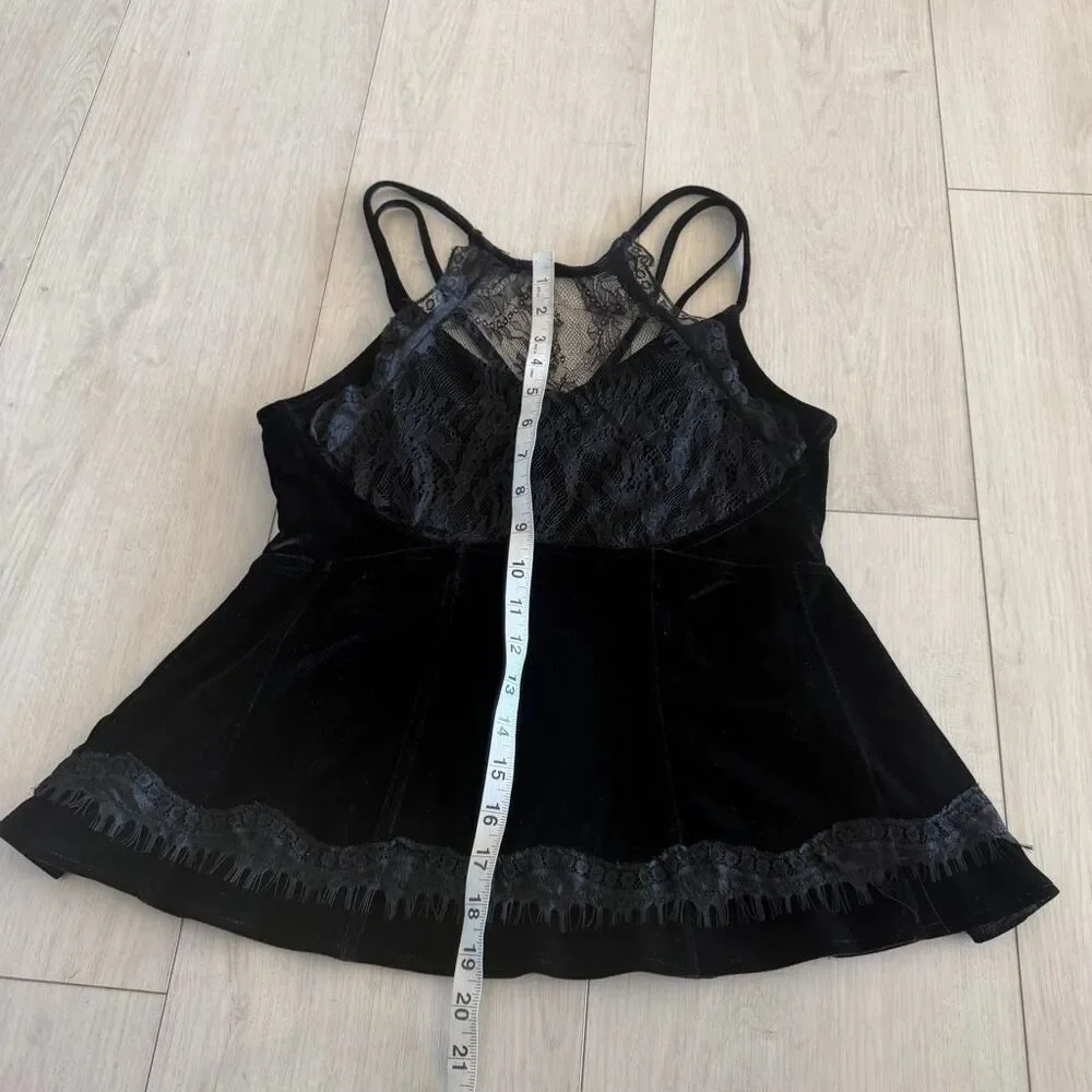 FREE PEOPLE ellie velvet top size M
